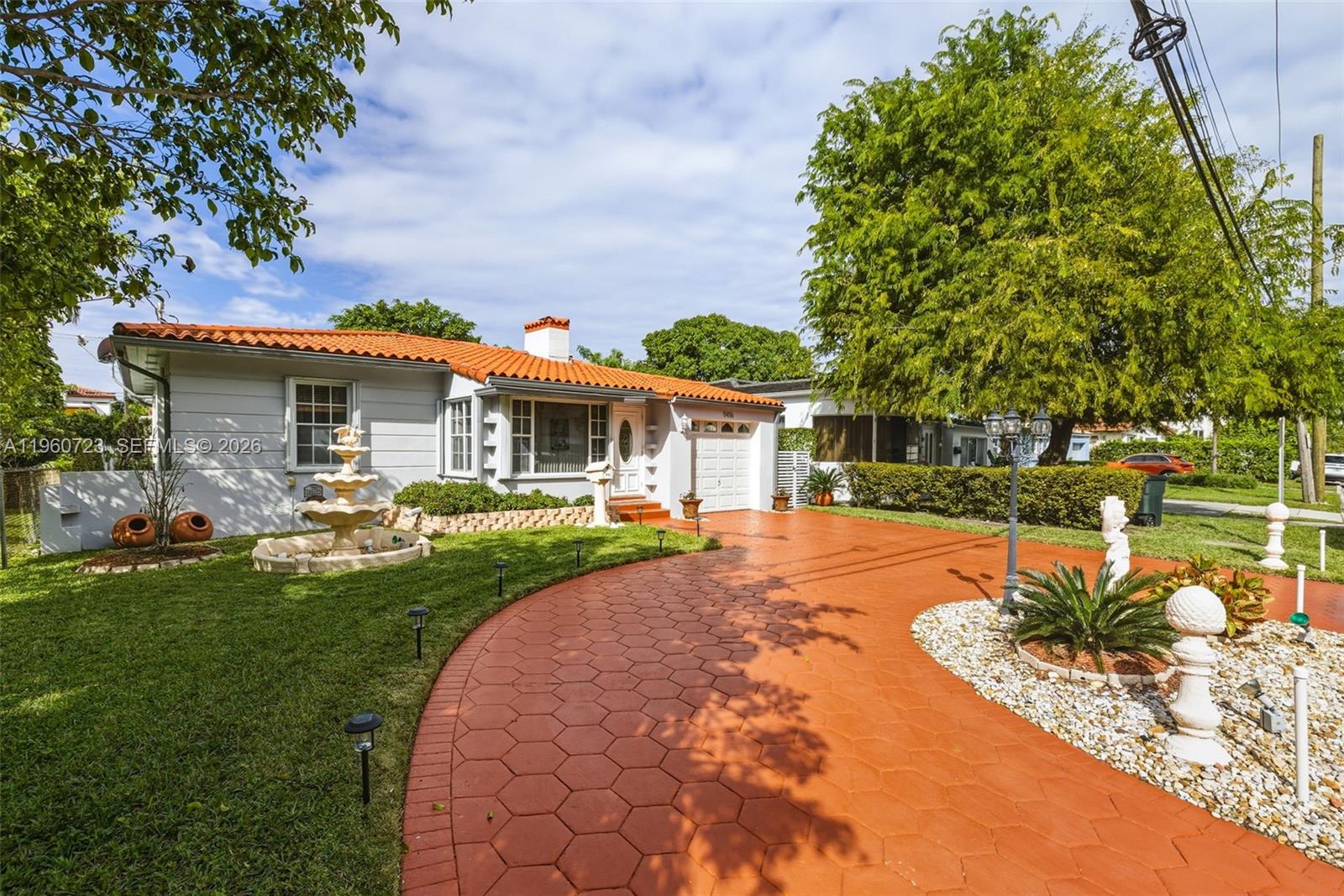A11960723 Property Photo 8
