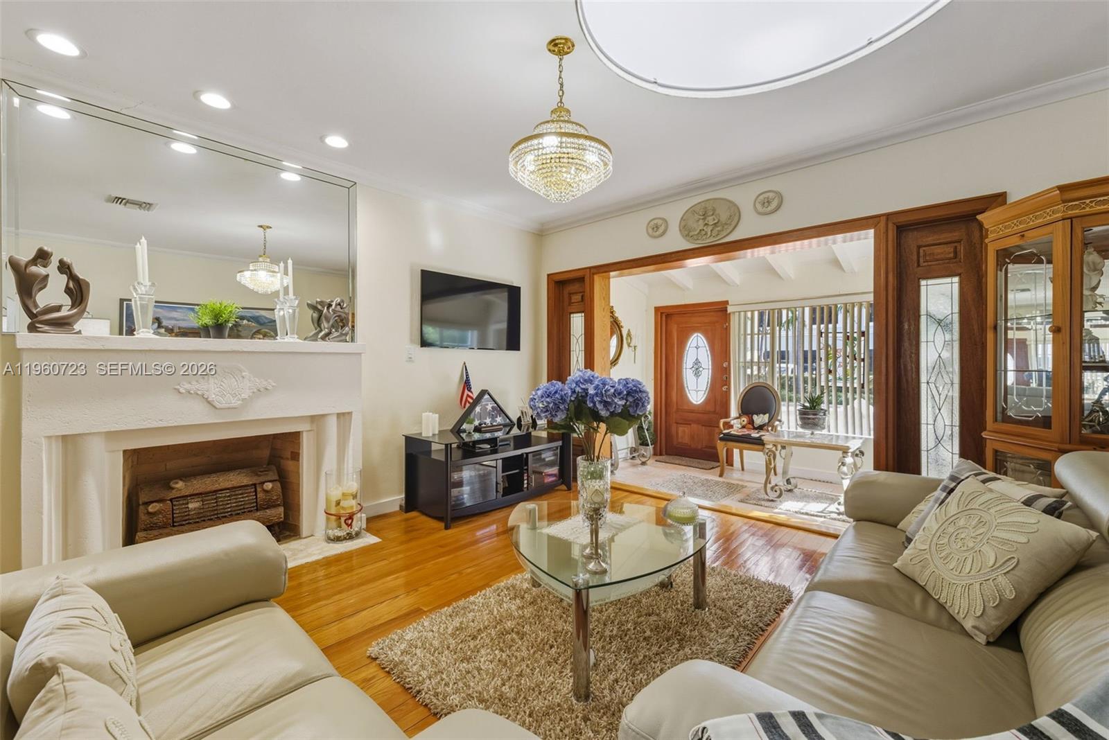 A11960723 Property Photo 16