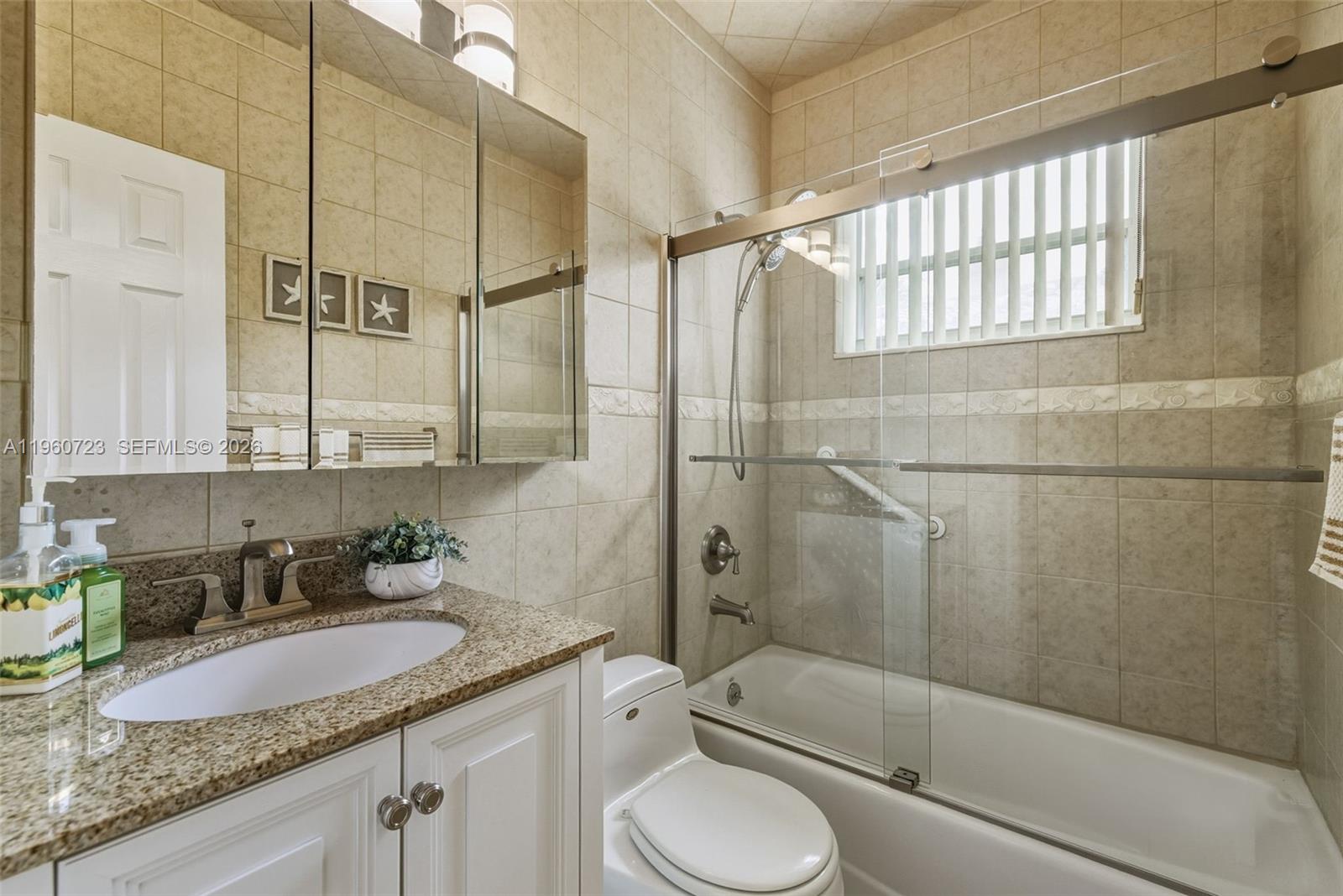 A11960723 Property Photo 24