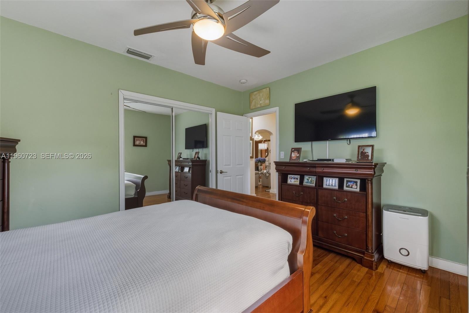 A11960723 Property Photo 26