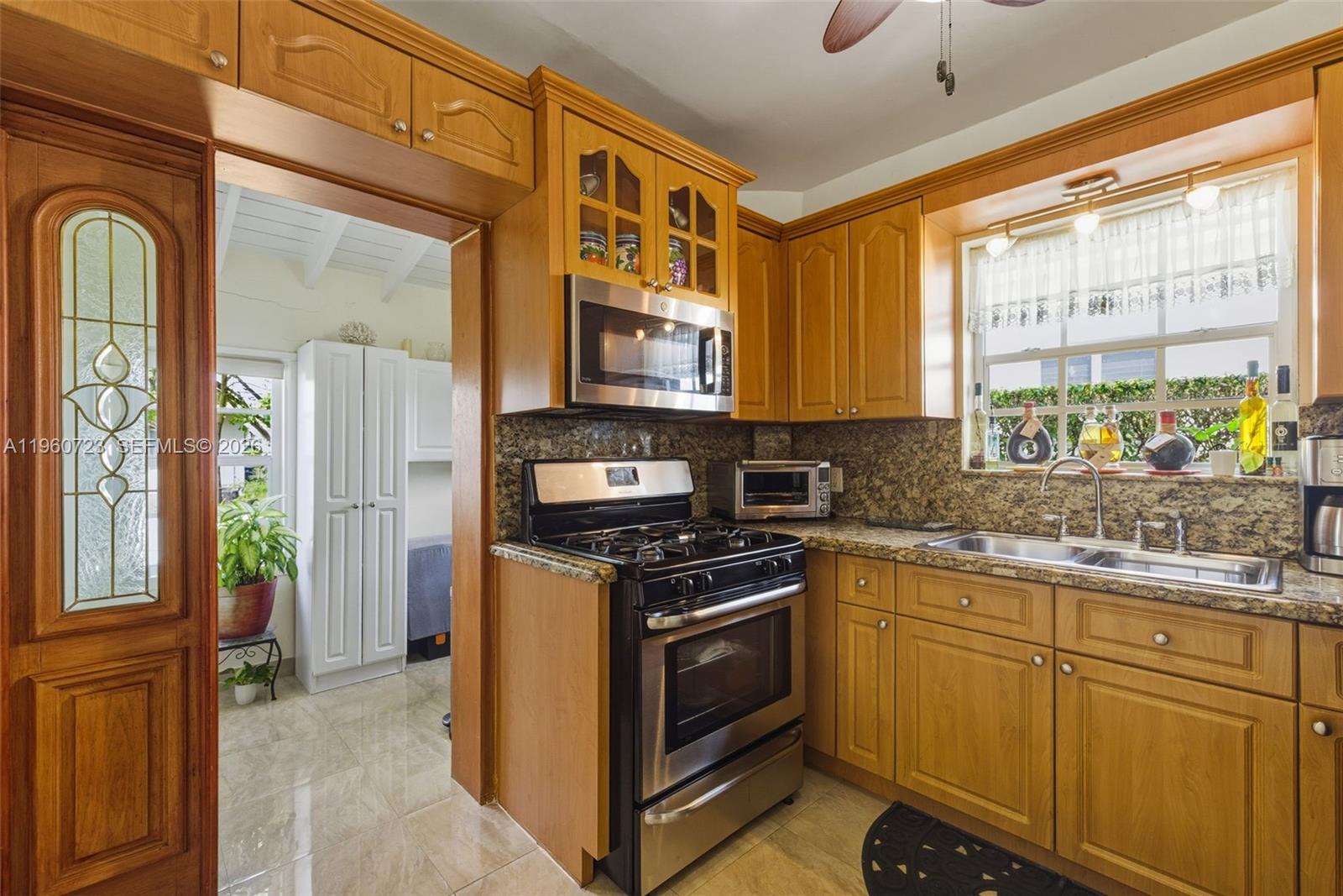 A11960723 Property Photo 28