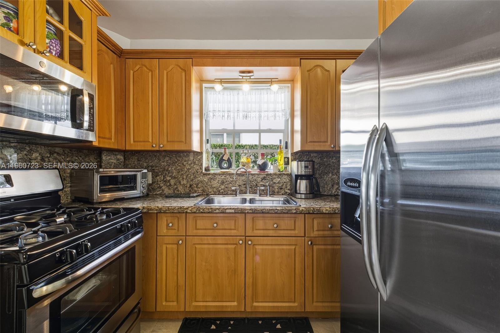 A11960723 Property Photo 30