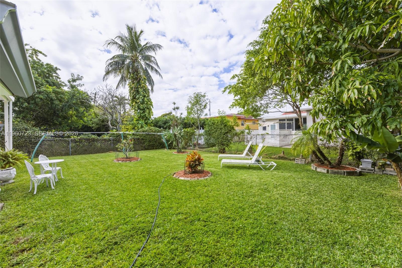 A11960723 Property Photo 30