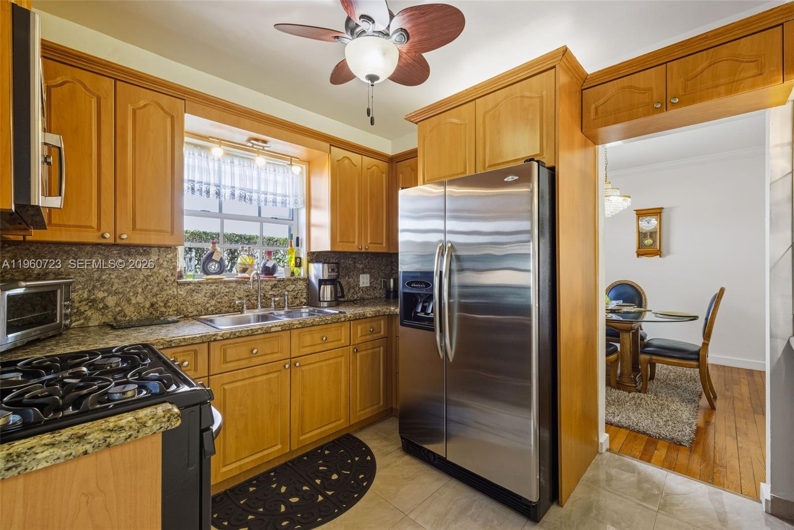 A11960723 Property Photo 32