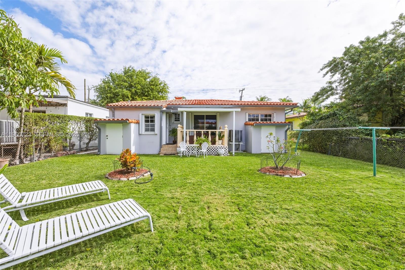 A11960723 Property Photo 32