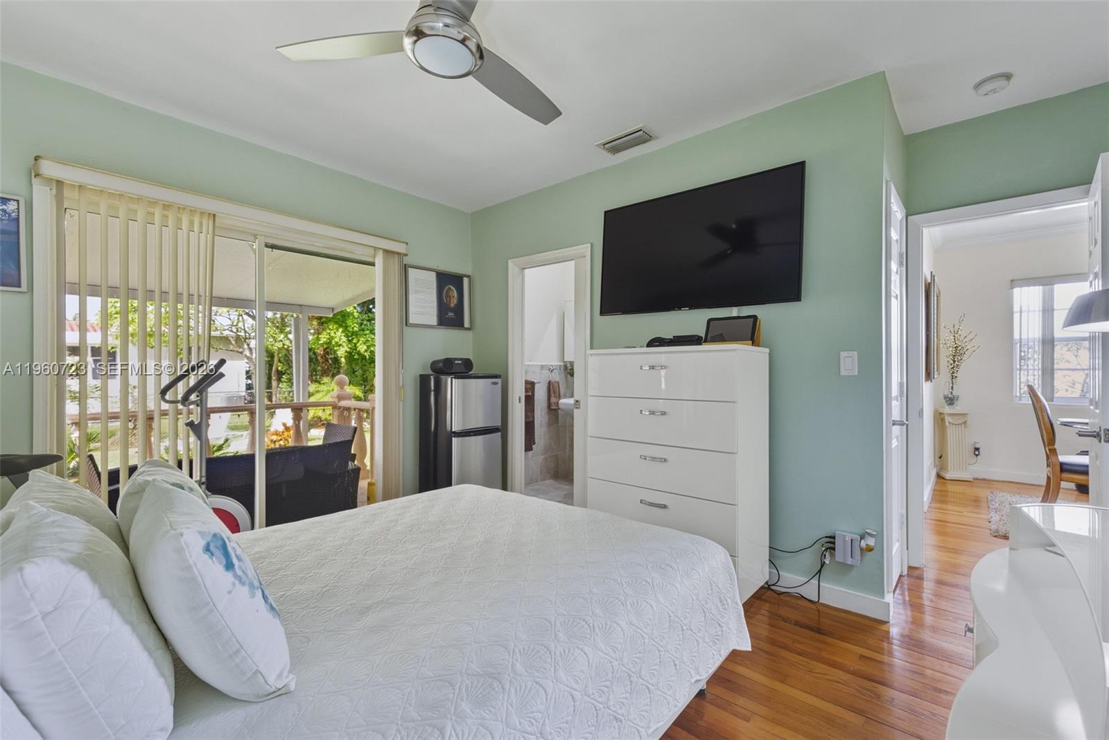 A11960723 Property Photo 39