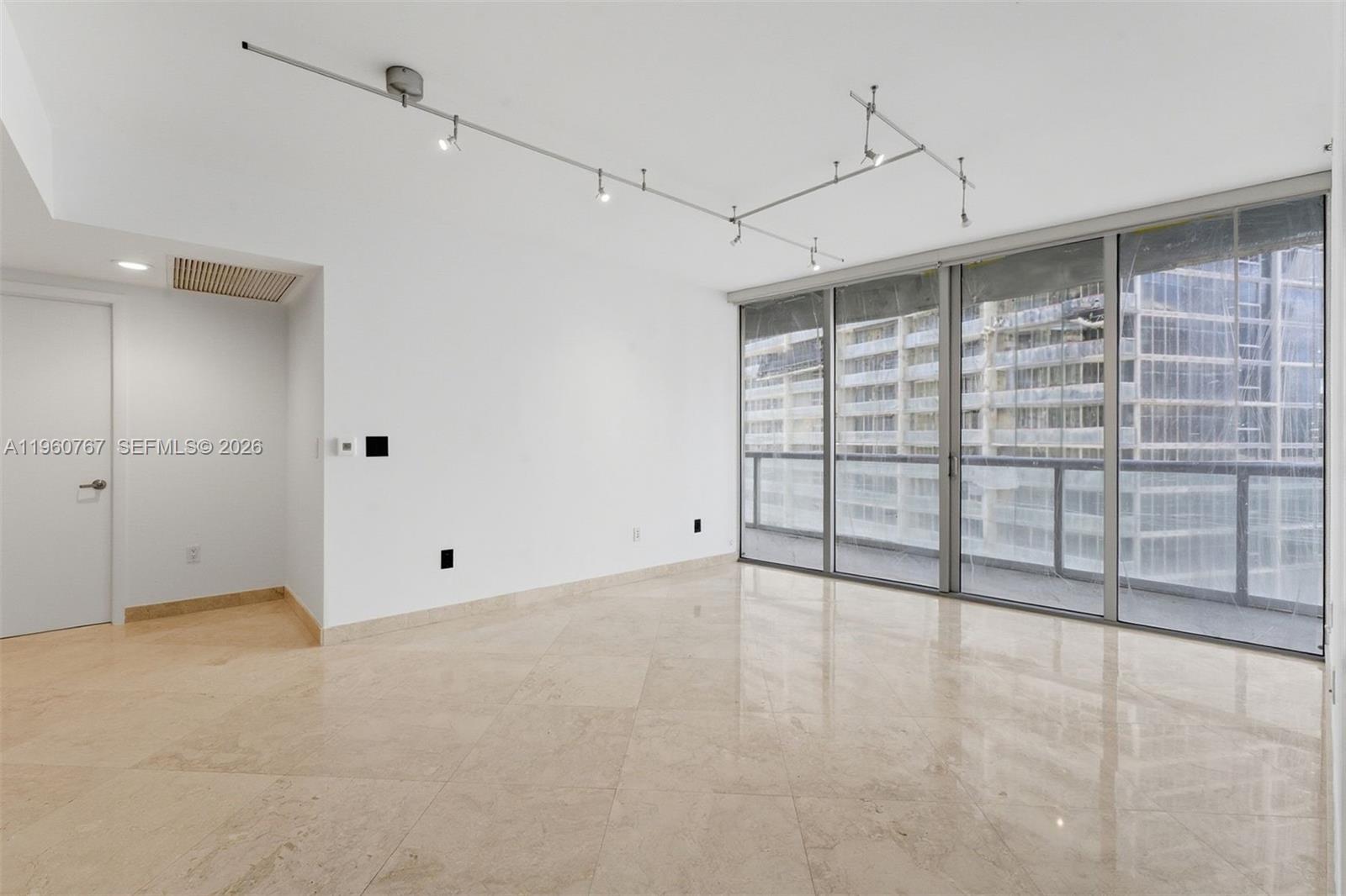 475 Brickell Avenue 3513 Property Photo 3