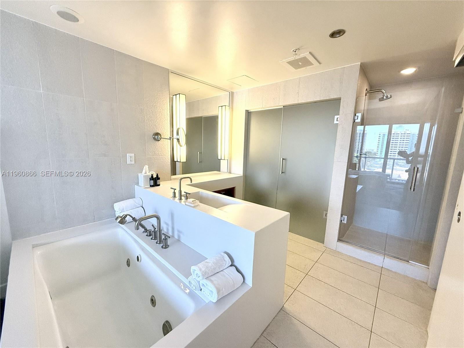 3101 Bayshore Drive 704 Property Photo 5