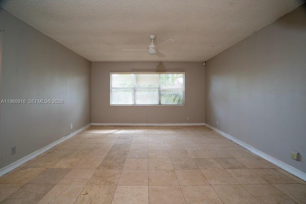 550 Se 2nd Avenue G25 Property Photo 10