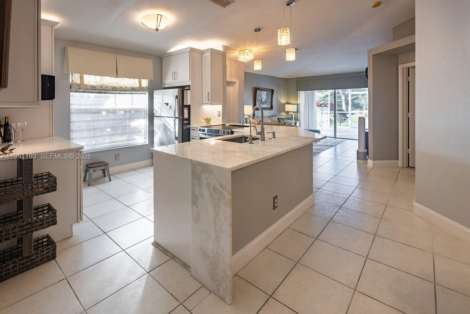 11831 Nw 57th Street Property Photo 8