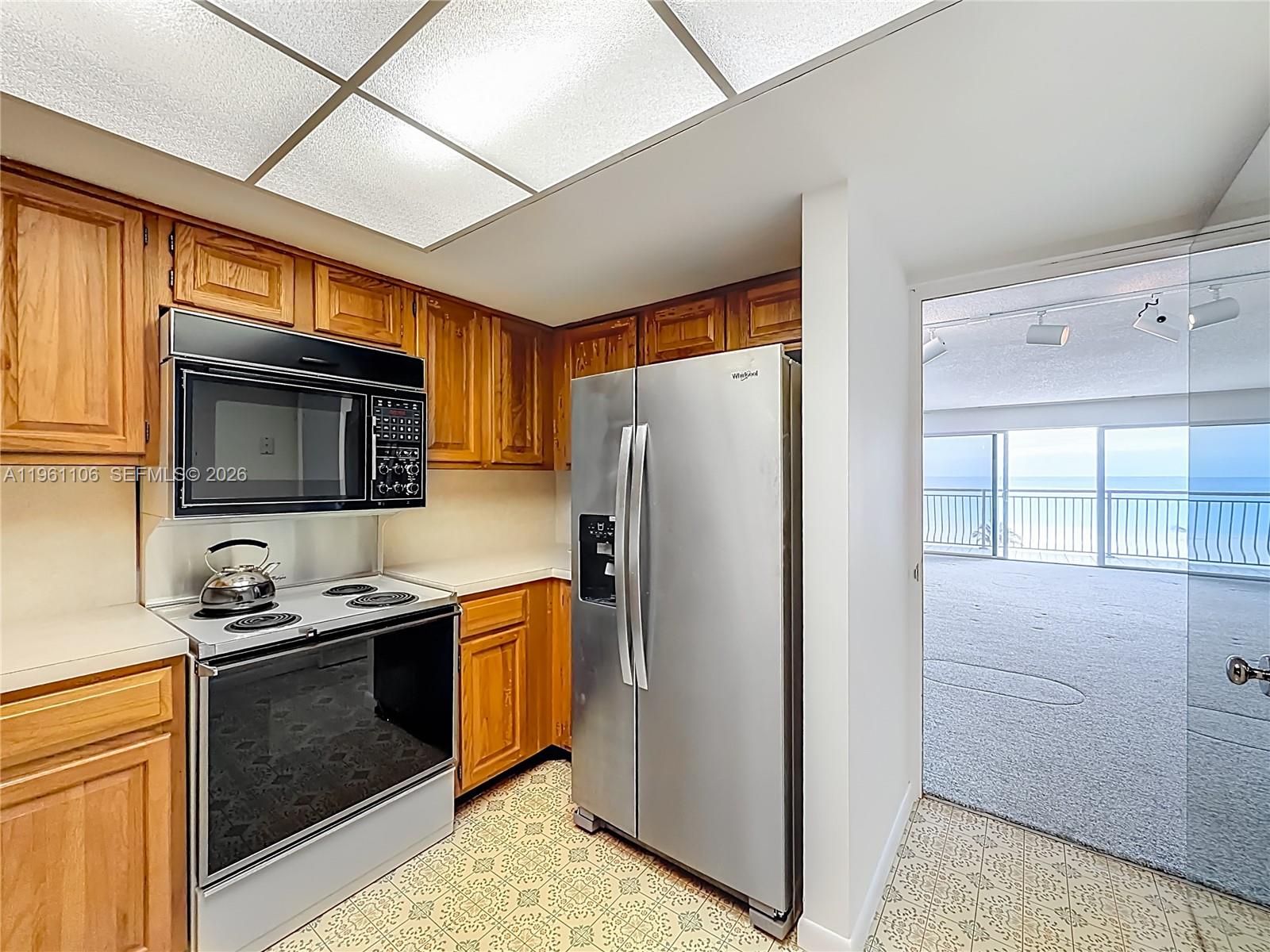 1710 S Ocean Lane 404 Property Photo 19