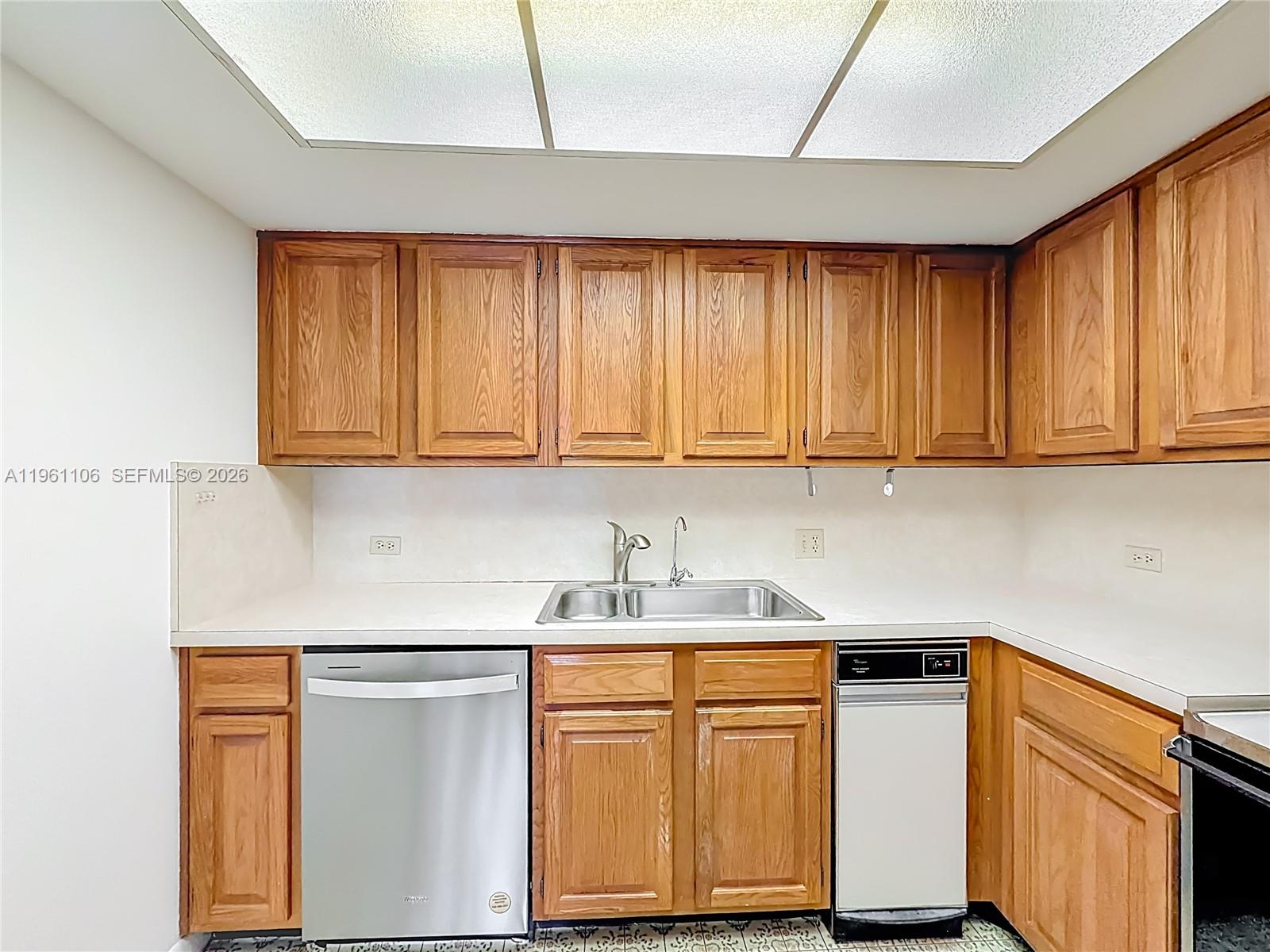 1710 S Ocean Lane 404 Property Photo 22