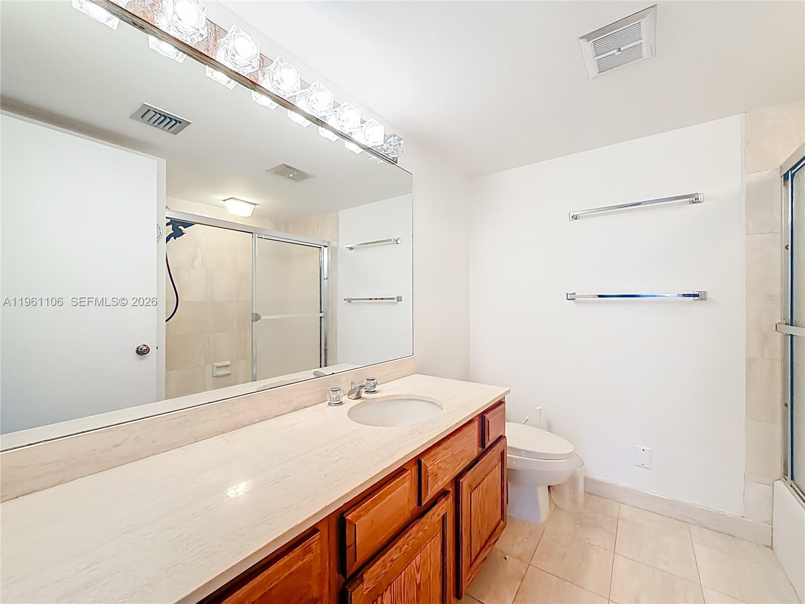 1710 S Ocean Lane 404 Property Photo 25