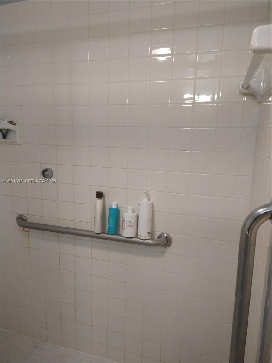 7554 Stirling Road 105 Property Photo 11