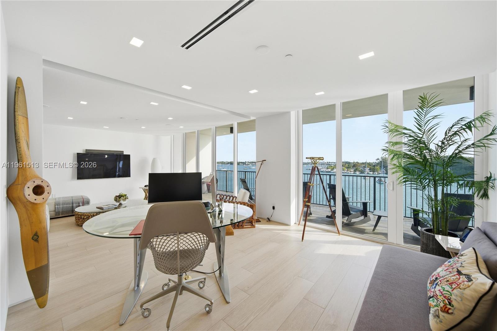 1000 Venetian Way 403 Property Photo 4