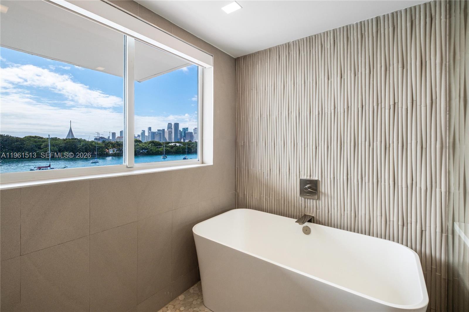 1000 Venetian Way 403 Property Photo 13