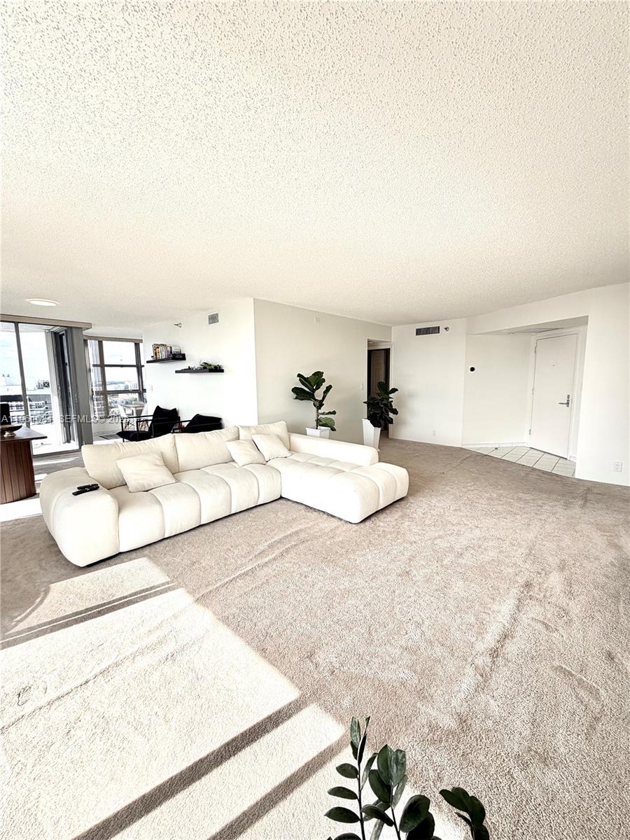 3530 Mystic Pointe Drive 2605 Property Photo 4