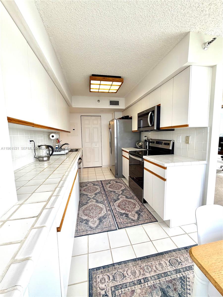 3530 Mystic Pointe Drive 2605 Property Photo 11