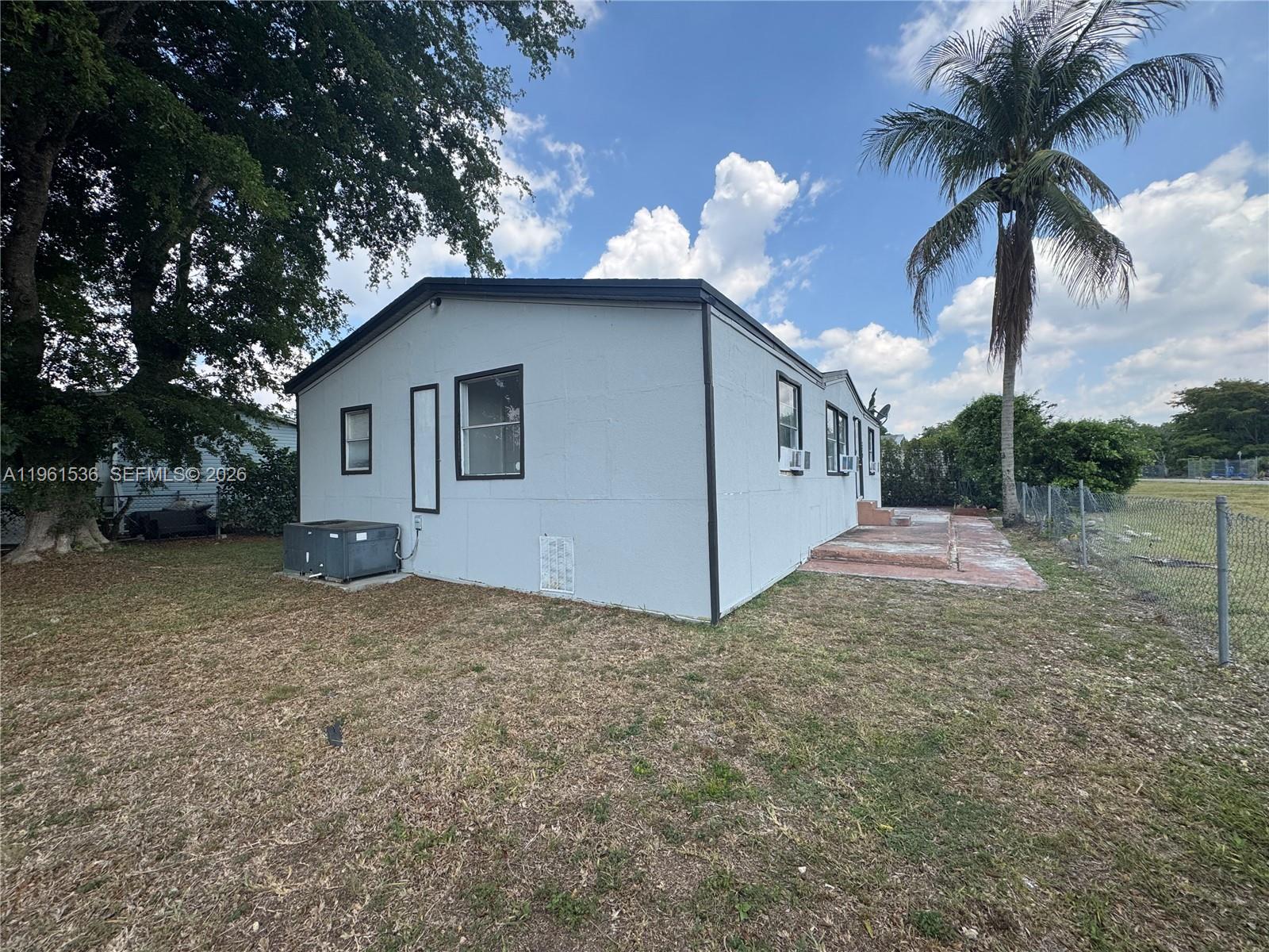 19800 Sw 180th Avenue 379 Property Photo 3