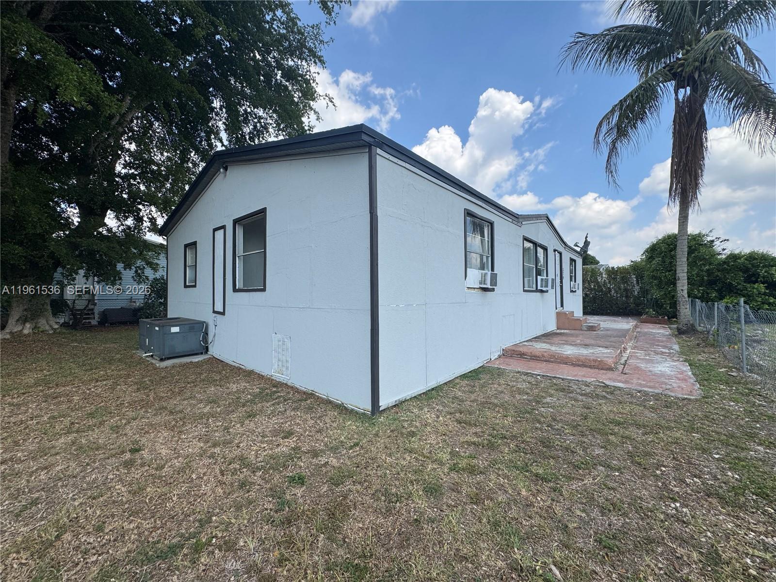 19800 Sw 180th Avenue 379 Property Photo 4