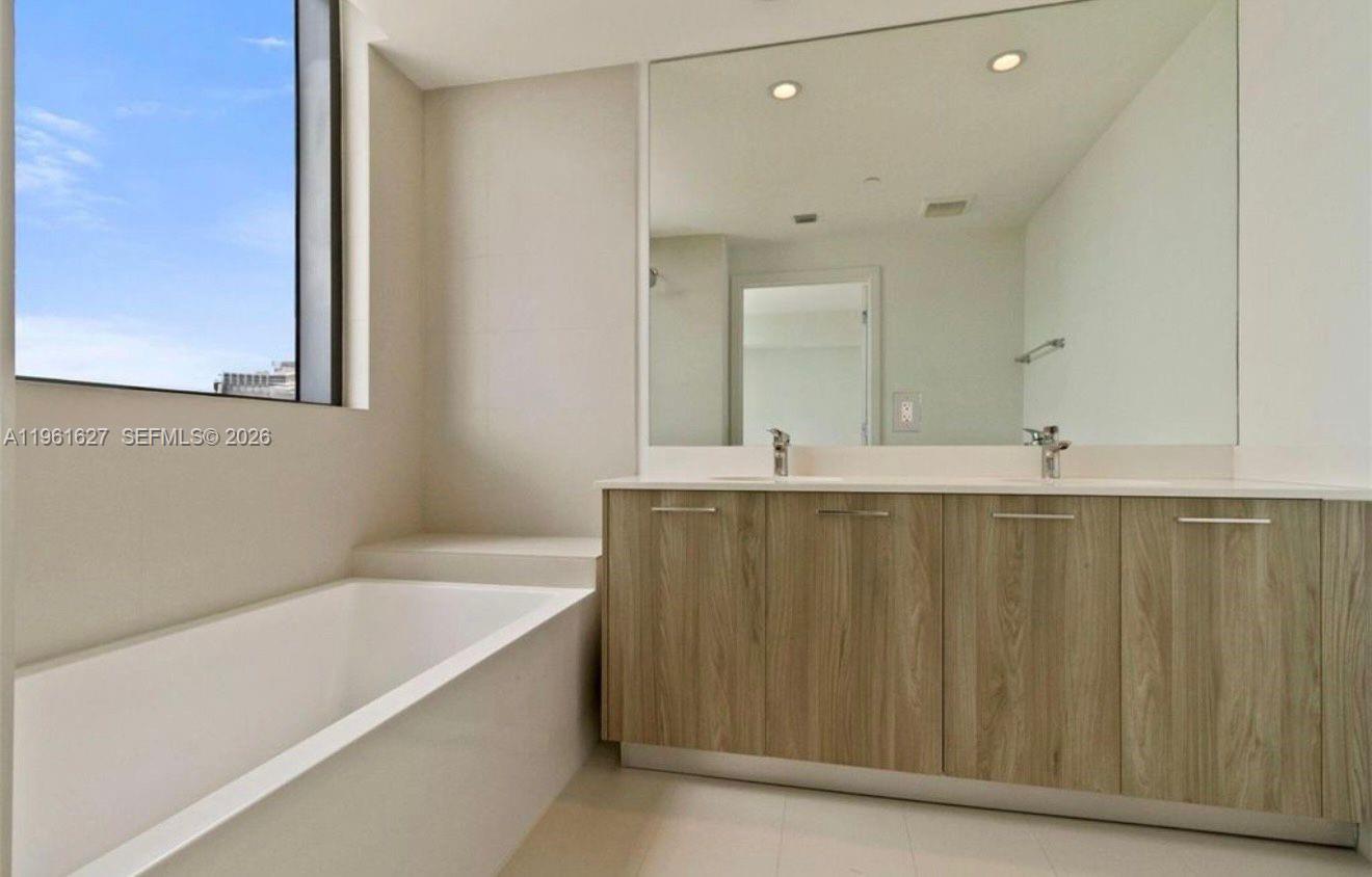 501 Ne 31st Street 1808 Property Photo 21