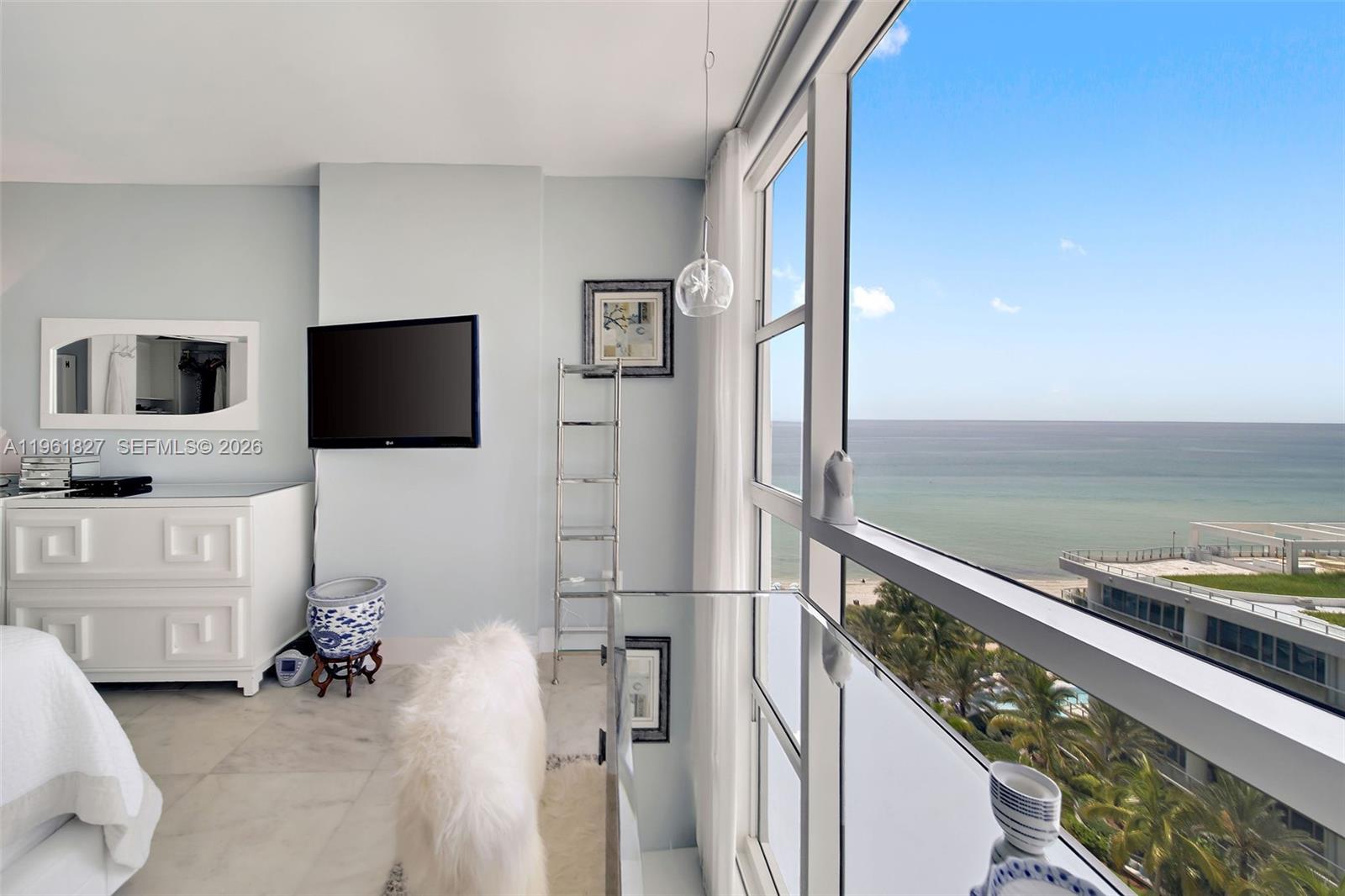 6801 Collins Avenue 1110 (door 1106) Property Photo 15