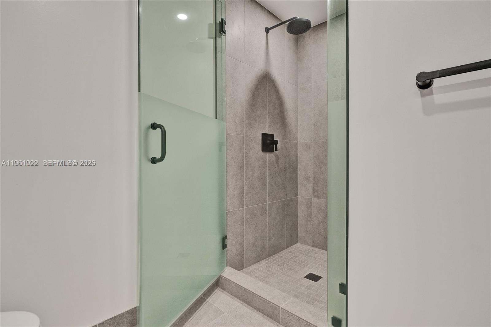 121 Ne 5th Street 807 Property Photo 8