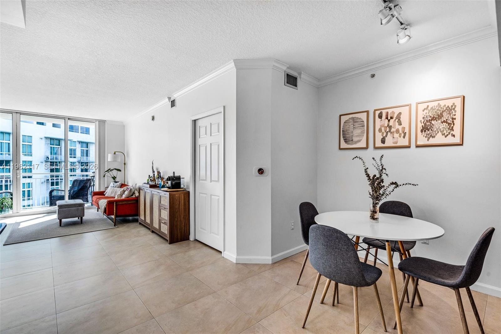 2000 N Bayshore Drive 909 Property Photo 4