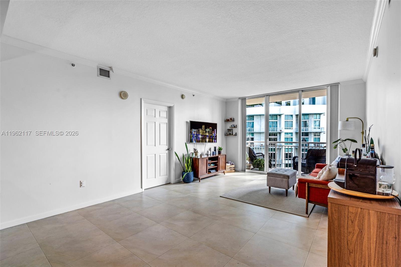 2000 N Bayshore Drive 909 Property Photo 8