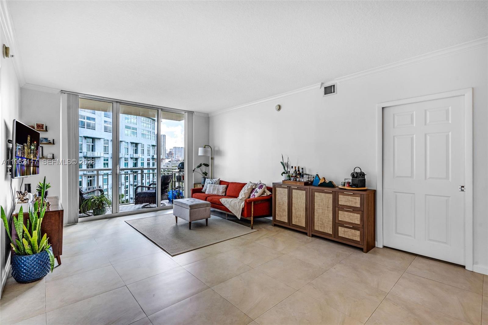 2000 N Bayshore Drive 909 Property Photo 9