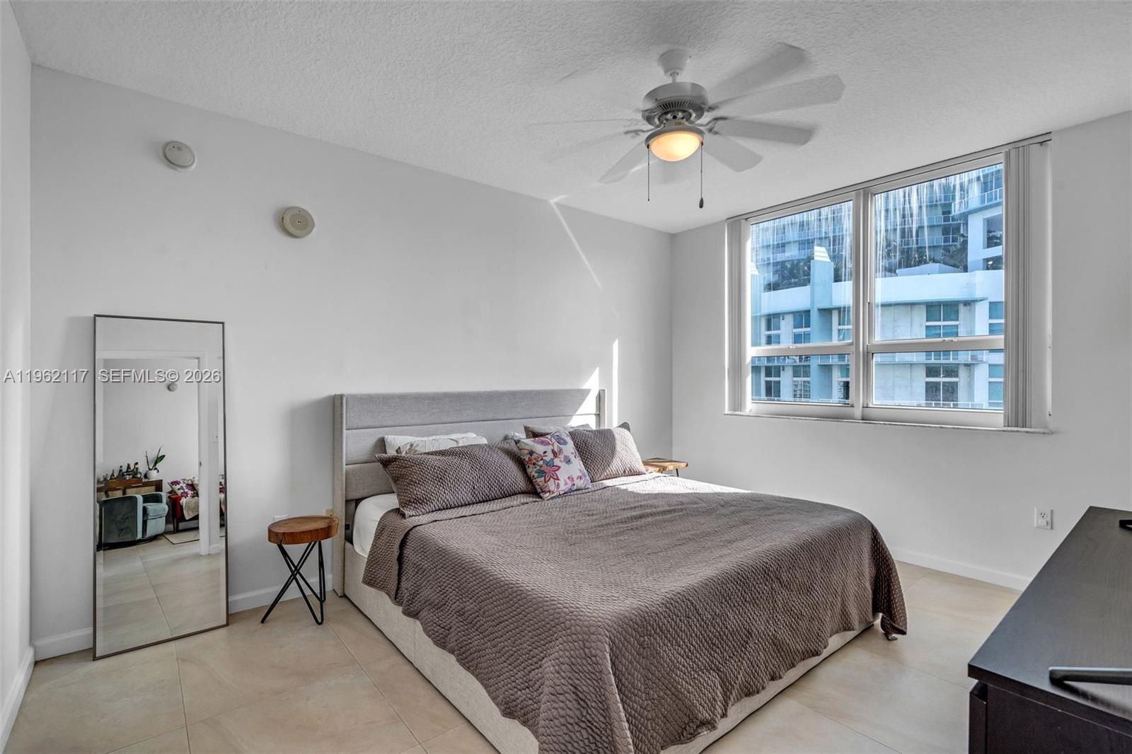 2000 N Bayshore Drive 909 Property Photo 18