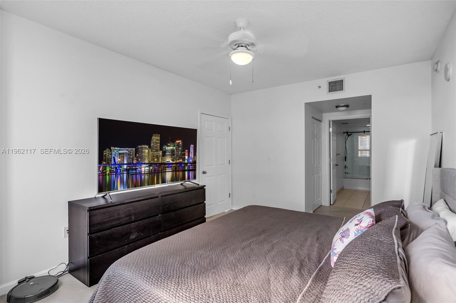 2000 N Bayshore Drive 909 Property Photo 21