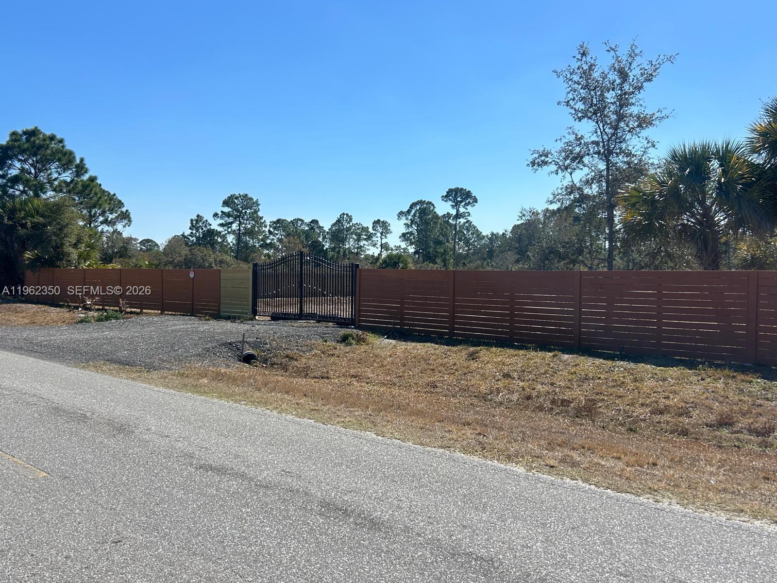648 Hunting Club Avenue