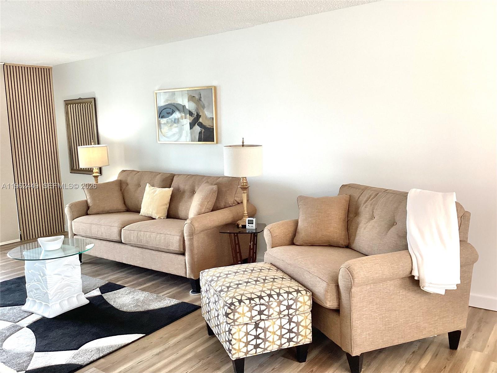 9423 S Hollybrook Lake Drive 106 Property Photo 25