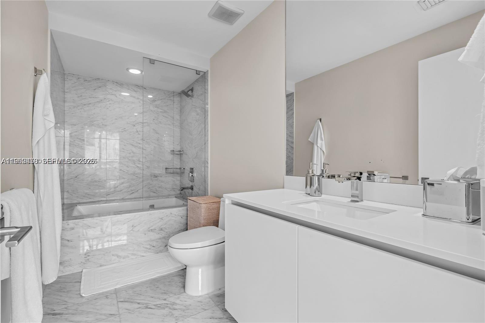 650 Ne 32nd Street Bh6 Property Photo 11