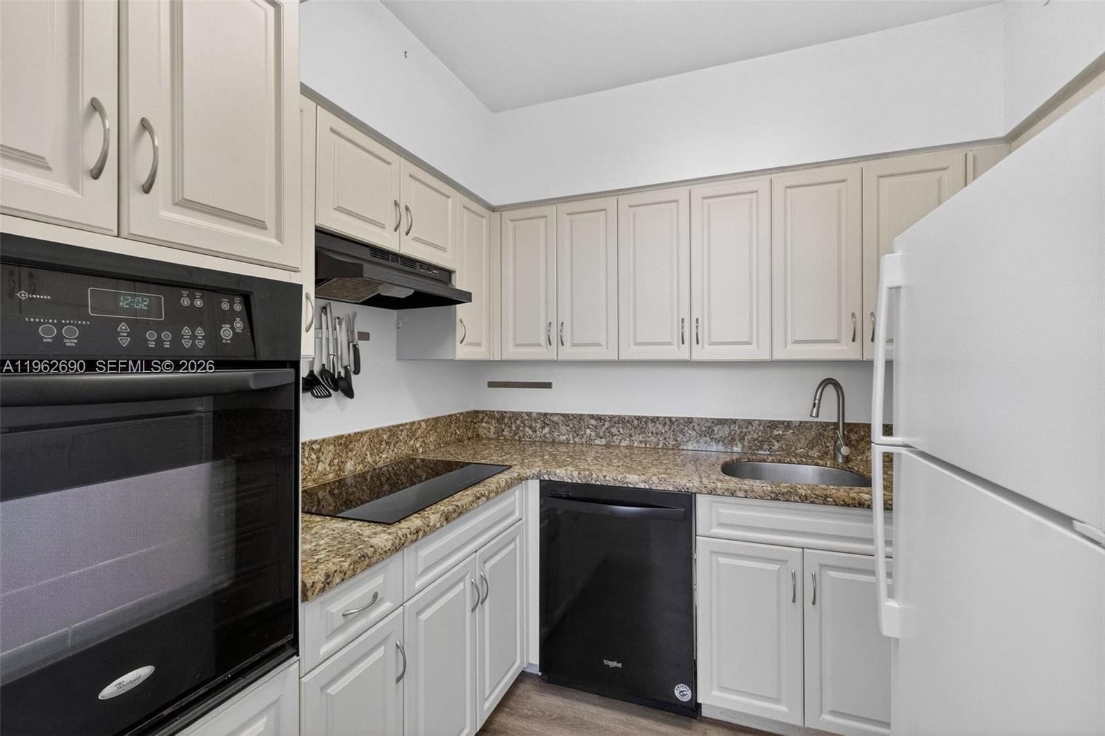 7441 Wayne Avenue 8j Property Photo 15
