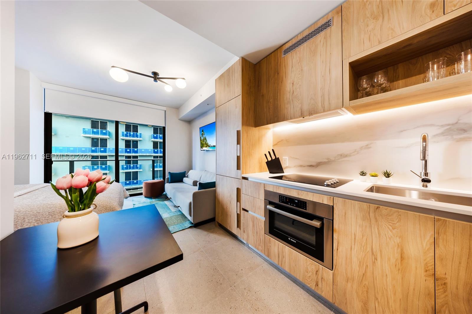 11 NE 6th Street 1208