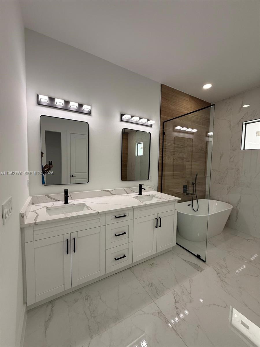 4330 Nw 34th Street Property Photo 15