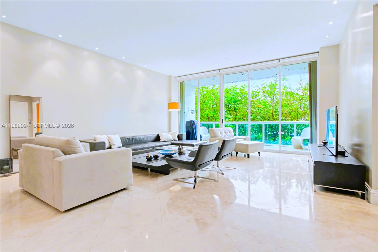 16500 Collins Avenue Th-9 Property Photo 6