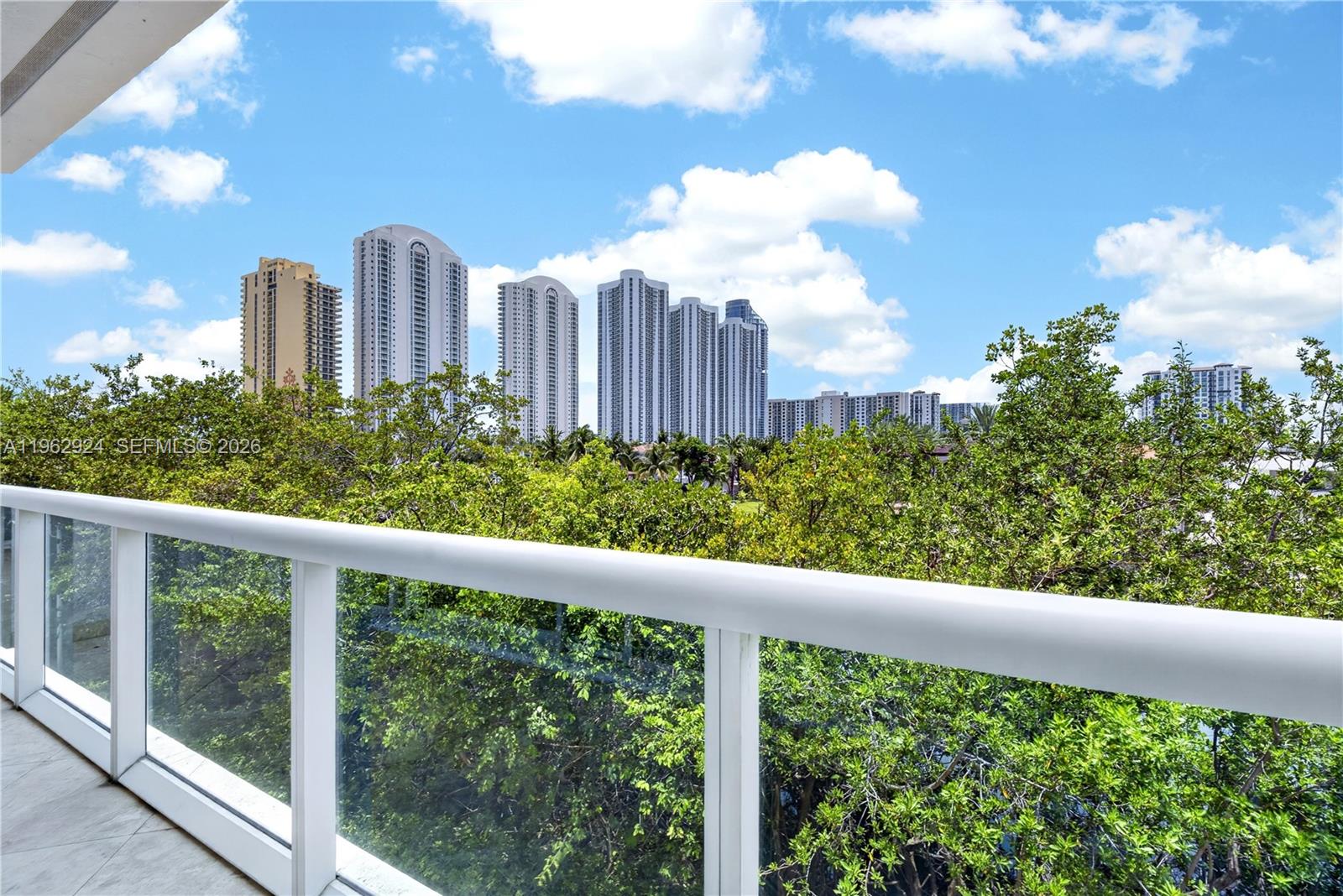 16500 Collins Avenue Th-9 Property Photo 9