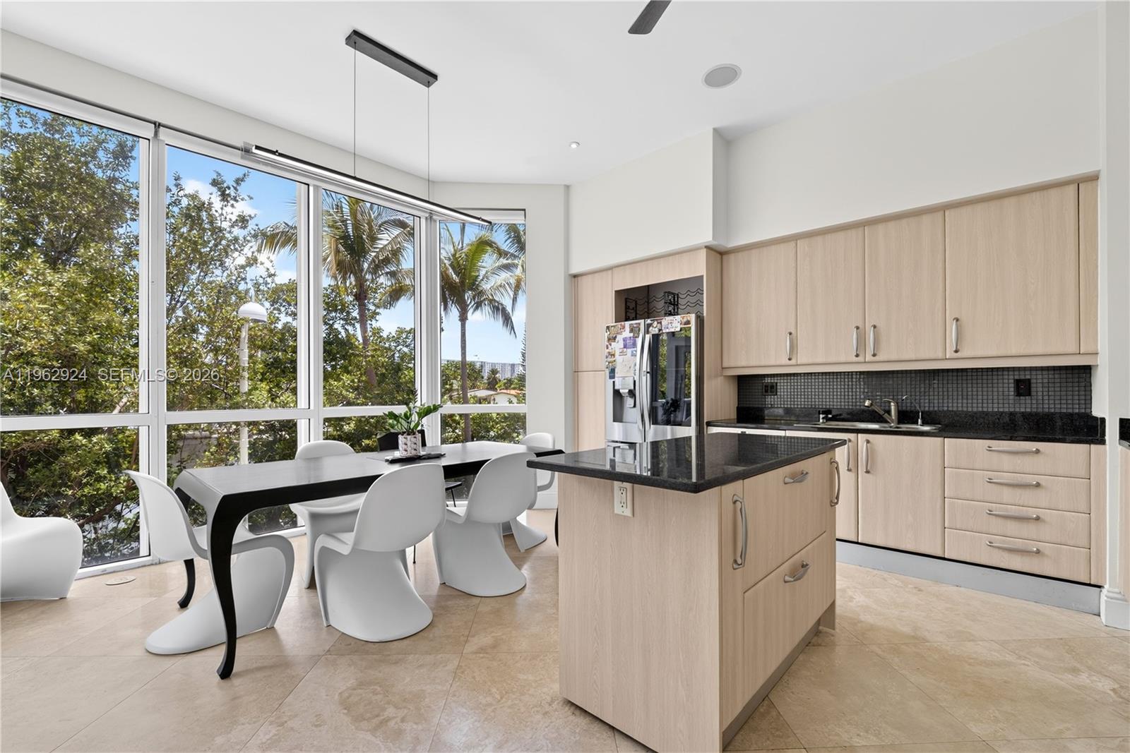 16500 Collins Avenue Th-9 Property Photo 10