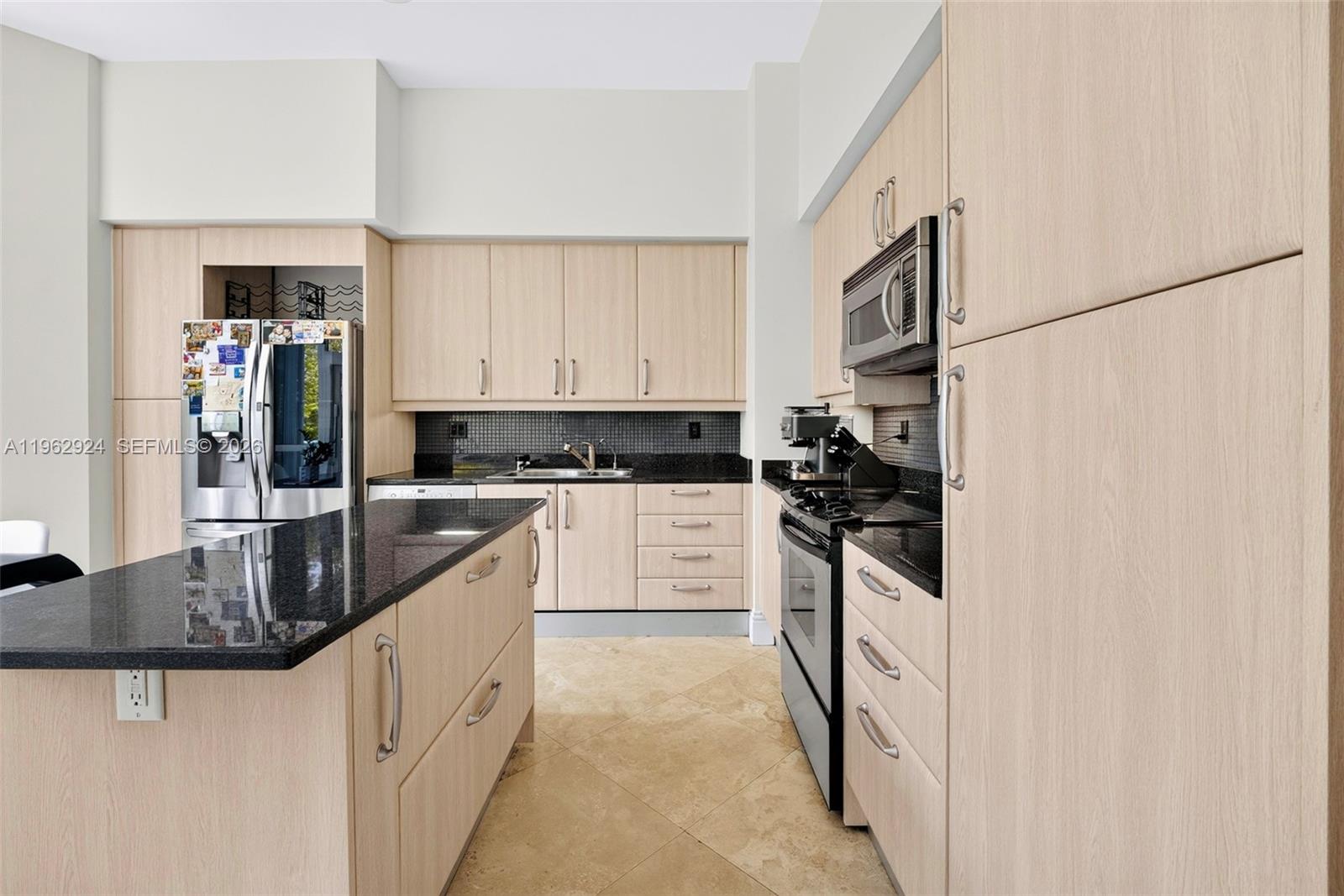 16500 Collins Avenue Th-9 Property Photo 11