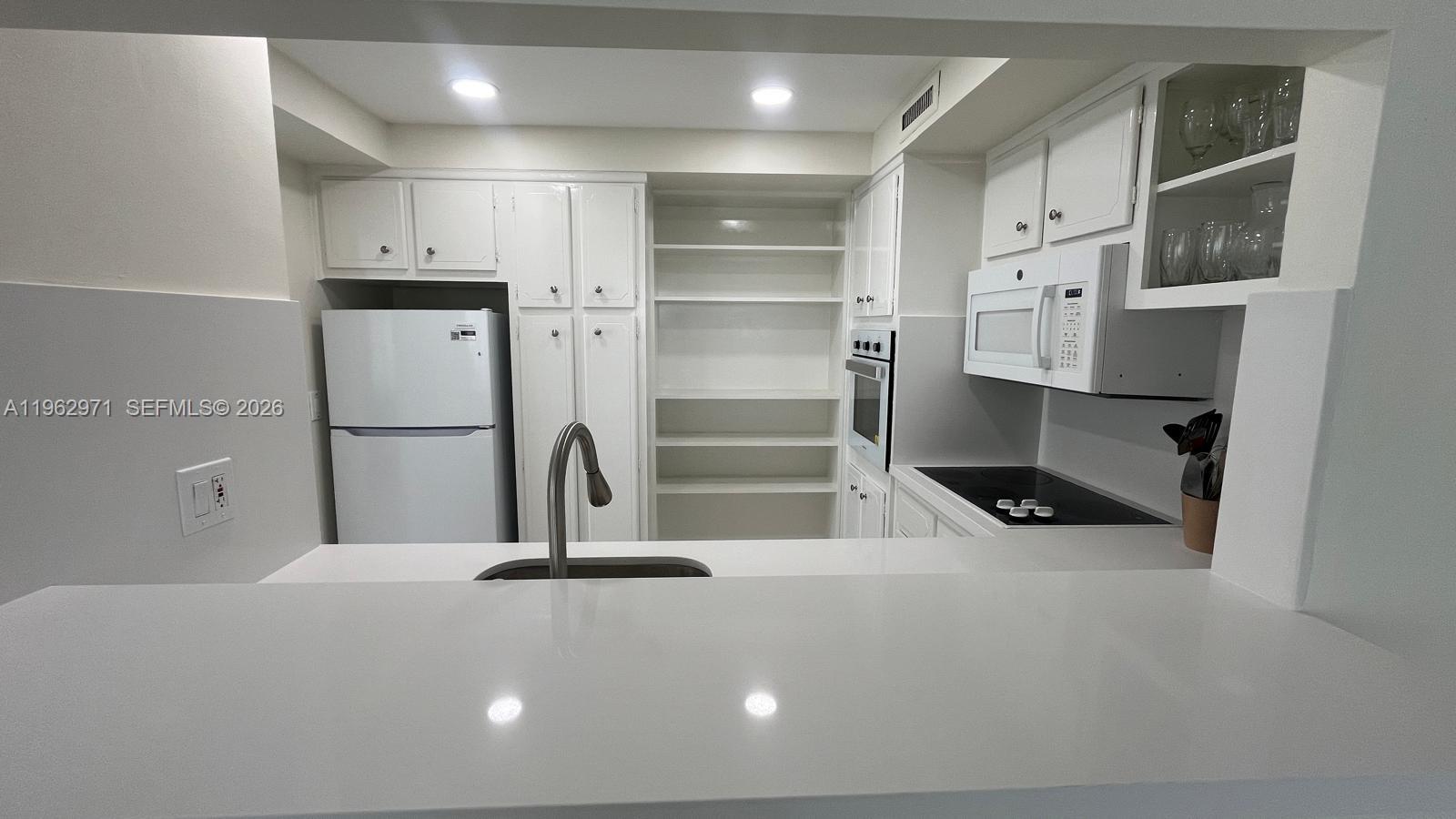 A11962971 Property Photo 6