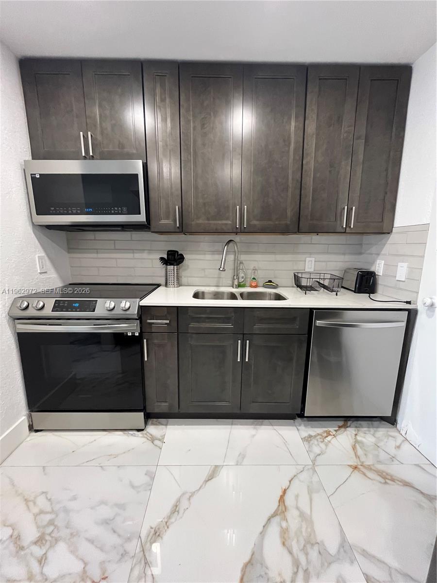 A11962972 Property Photo 5