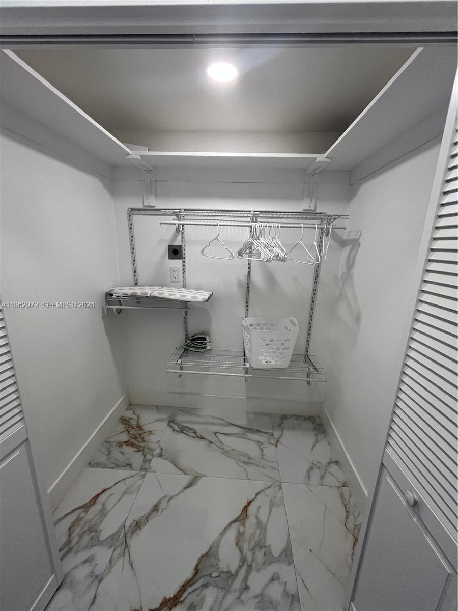 A11962972 Property Photo 12