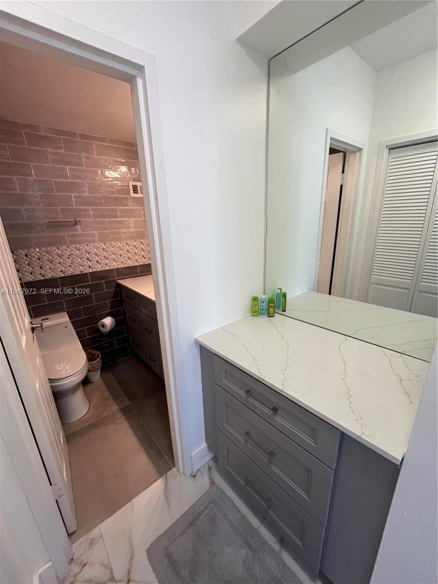 A11962972 Property Photo 13