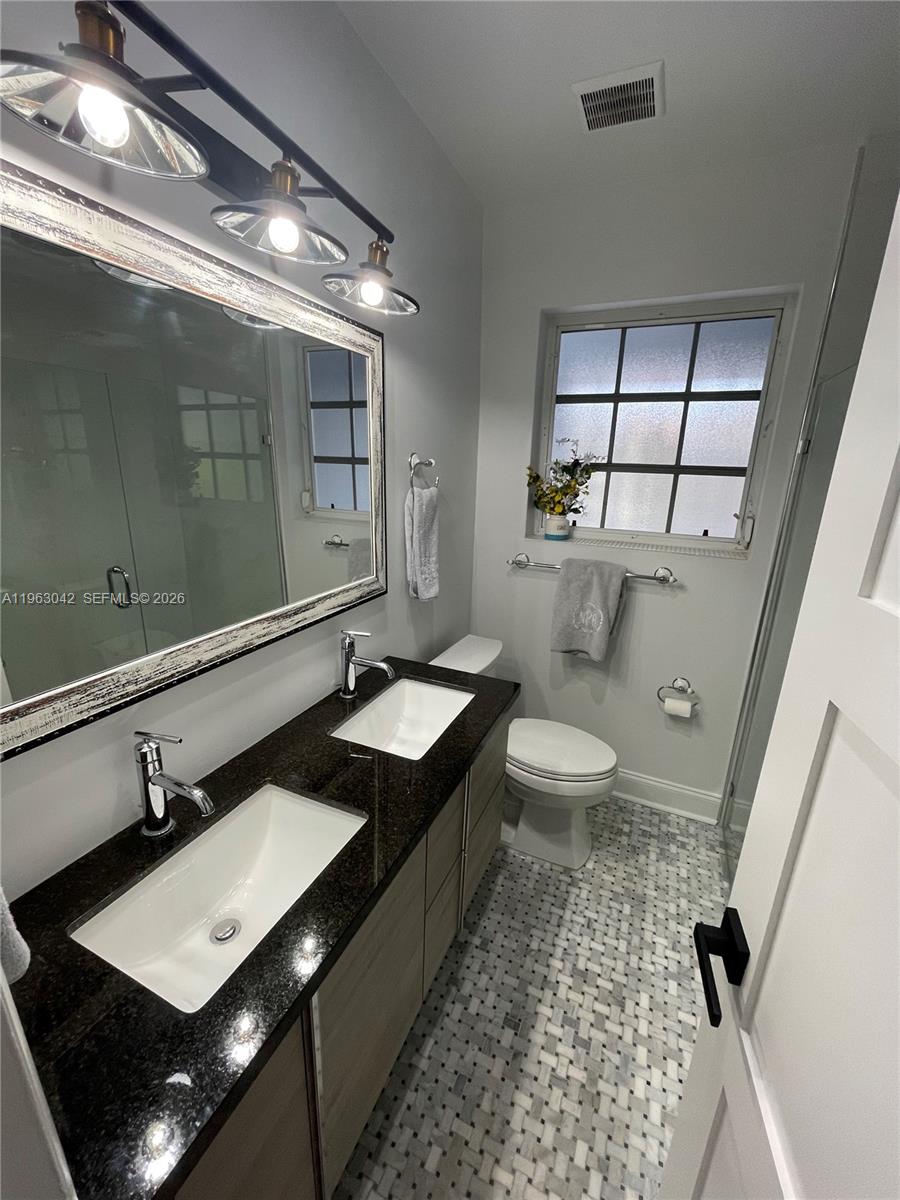 A11963042 Property Photo 13