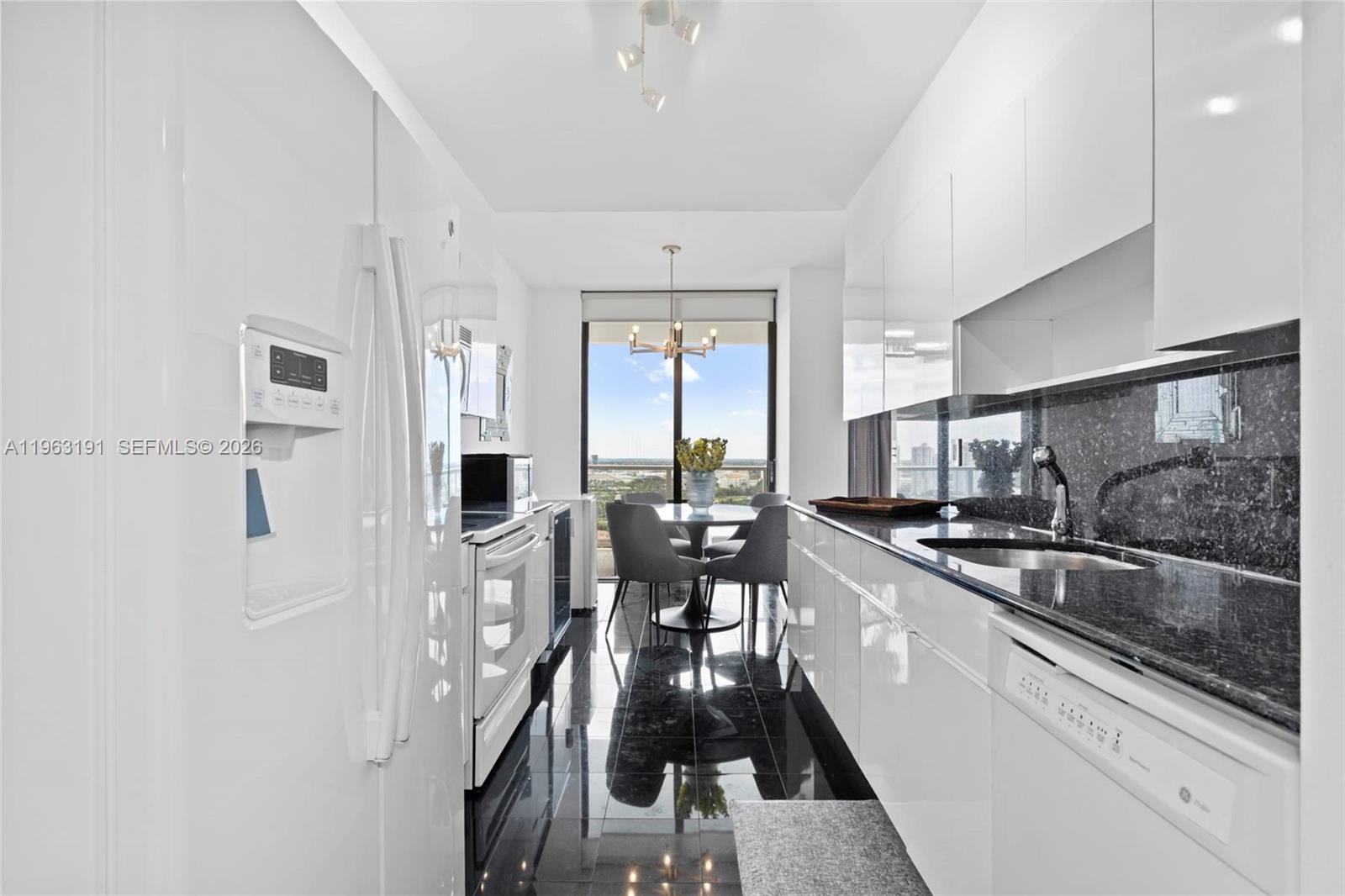 19500 Turnberry Way 20-c Property Photo 10
