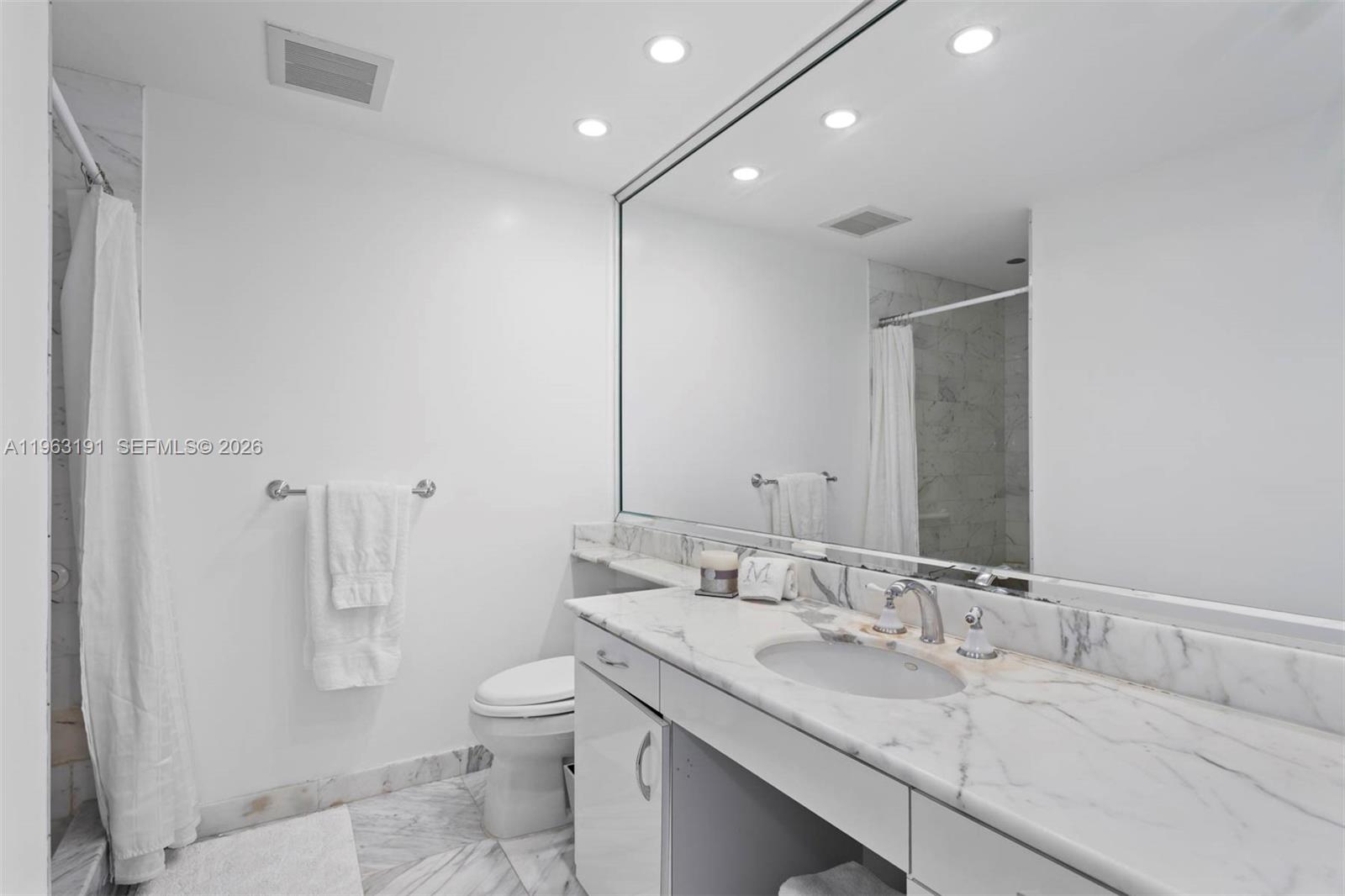 19500 Turnberry Way 20-c Property Photo 18