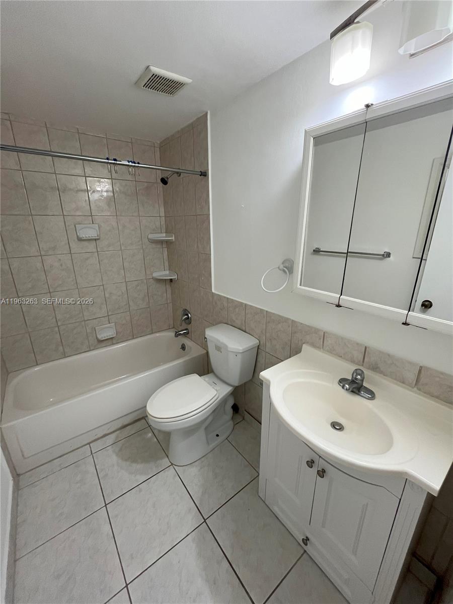 3505 S Ocean Drive 502 Property Photo 10
